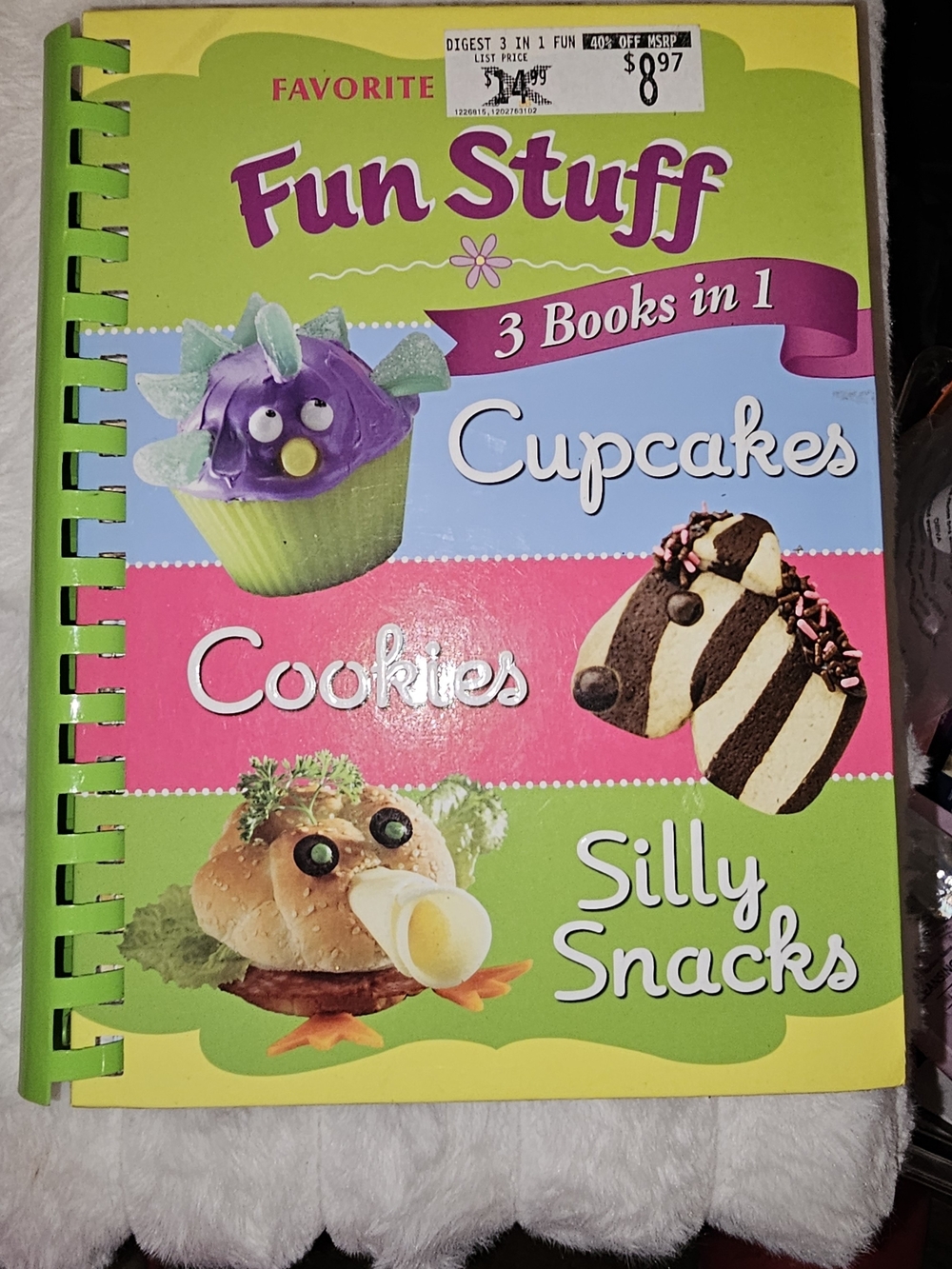 Kids Activity Book - Cupcakes, Cookies & Silly Snacks - Green 287 Pgs